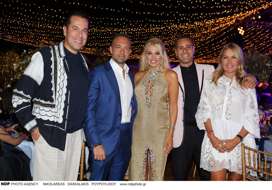 Κωνσταντίνα Σπυροπούλου-Βασίλης Σταθοκωστόπουλος: Νέες φωτογραφίες από τη βάφτιση του γιου τους