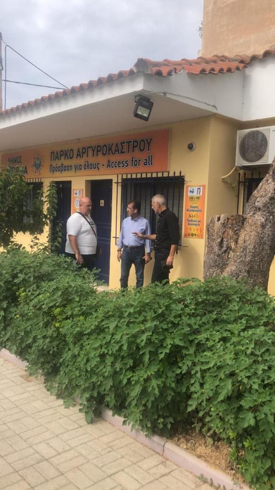 Γιάννης Μώραλης: Στα Καμίνια ο δήμαρχος Πειραιά - Δείτε φωτογραφίες