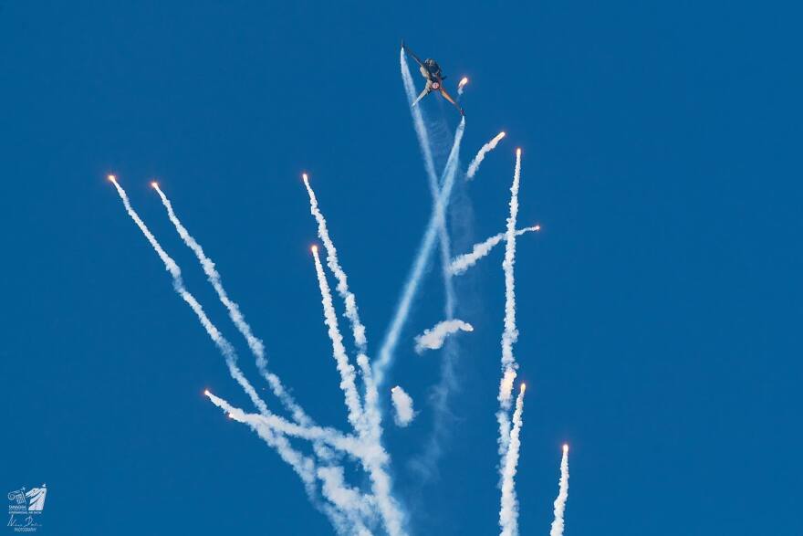 11η Athens Flying Week: Εντυπωσίασαν τα αμερικανικά F-35, τα γαλλικά Rafale και τα ελληνικά F-16 - Βίντεο και φωτογραφίες