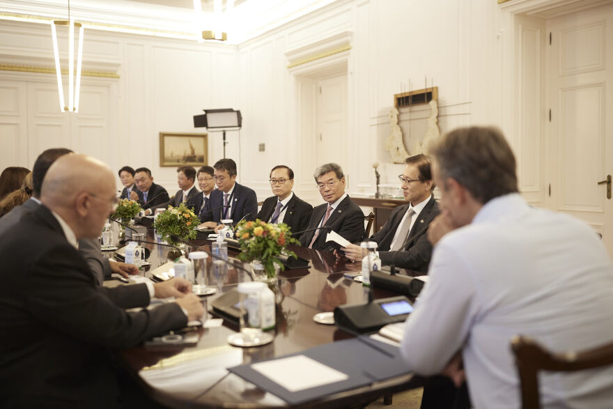 Hyundai και άλλοι Κορεάτες επιχειρηματίες συζήτησαν με τον Μητσοτάκη για επενδύσεις