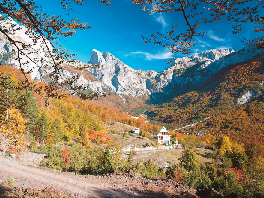 Από τον Χότζα στον Ράμα: Ο αλβανικός τουρισμός δεν είναι ανέκδοτο
