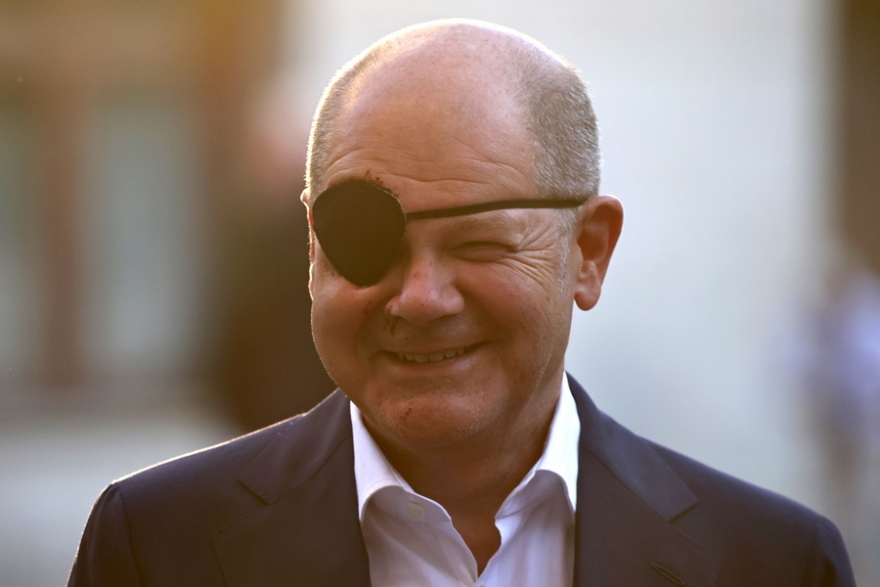 Γερμανία: Η πρώτη εμφάνιση του Σολτς ως «πειρατής» εξαιτίας του πρησμένου ματιού του