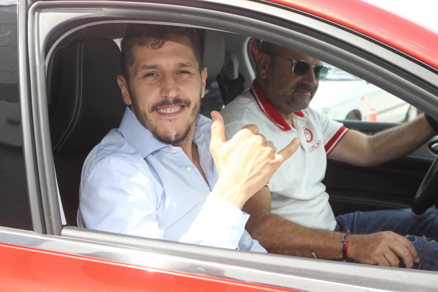 Ολυμπιακός: Ανακοινώθηκαν Ποντένσε και Γιόβετις, «μπήκαν» και στην ευρωπαϊκή λίστα