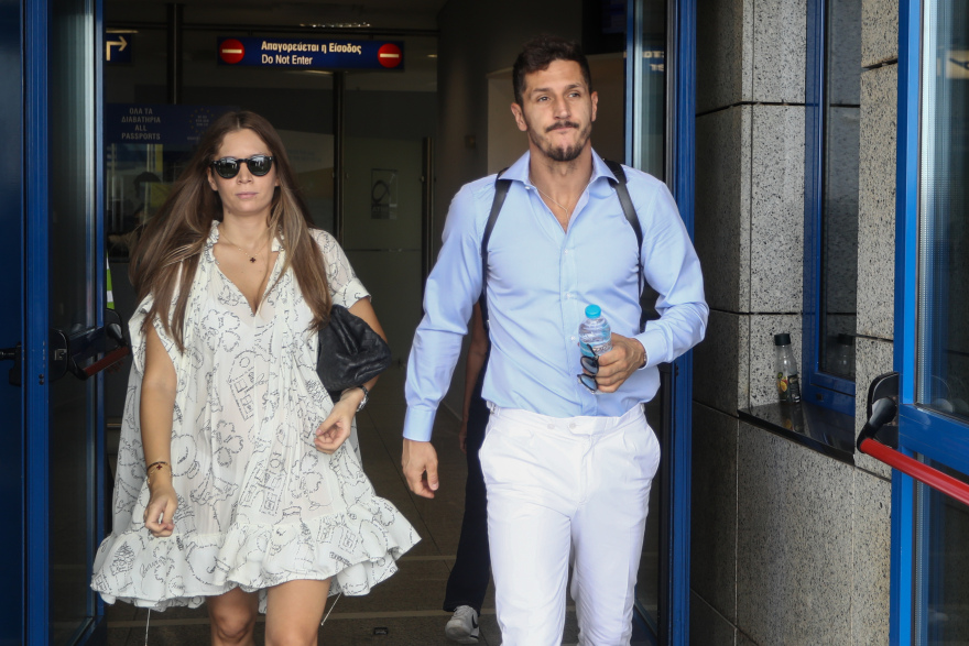 Ολυμπιακός: Ανακοινώθηκαν Ποντένσε και Γιόβετις, «μπήκαν» και στην ευρωπαϊκή λίστα