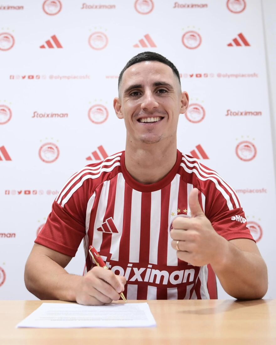 Ολυμπιακός: Ο Ποντένσε επέστρεψε... σπίτι του και φωτογραφήθηκε με τα «ερυθρόλευκα»