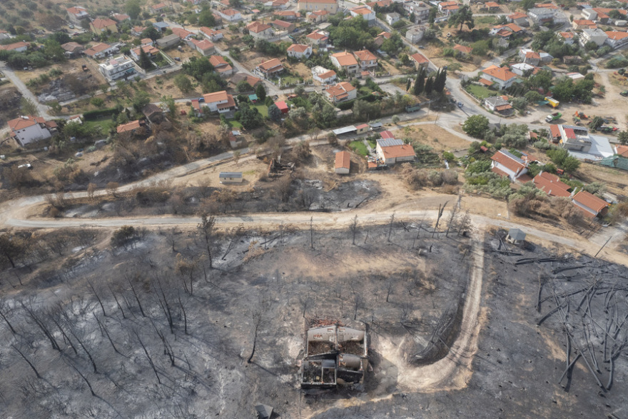 Φωτιά στον Έβρo: Σώθηκε ο αρχαίος ελαιώνας της Μάκρης, καταστράφηκε το δάσος της Κίρκης - Φωτογραφίες 