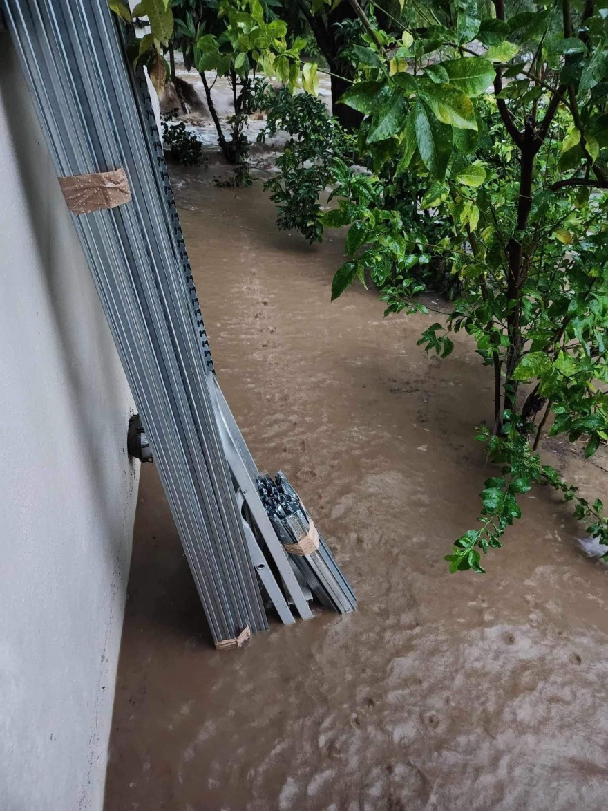 Κακοκαιρία Daniel - Πήλιο: Σπίτια έχουν πέσει σε ρέμα - Κάτοικοι σκαρφάλωσαν μέχρι και σε... δέντρα για να γλιτώσουν 