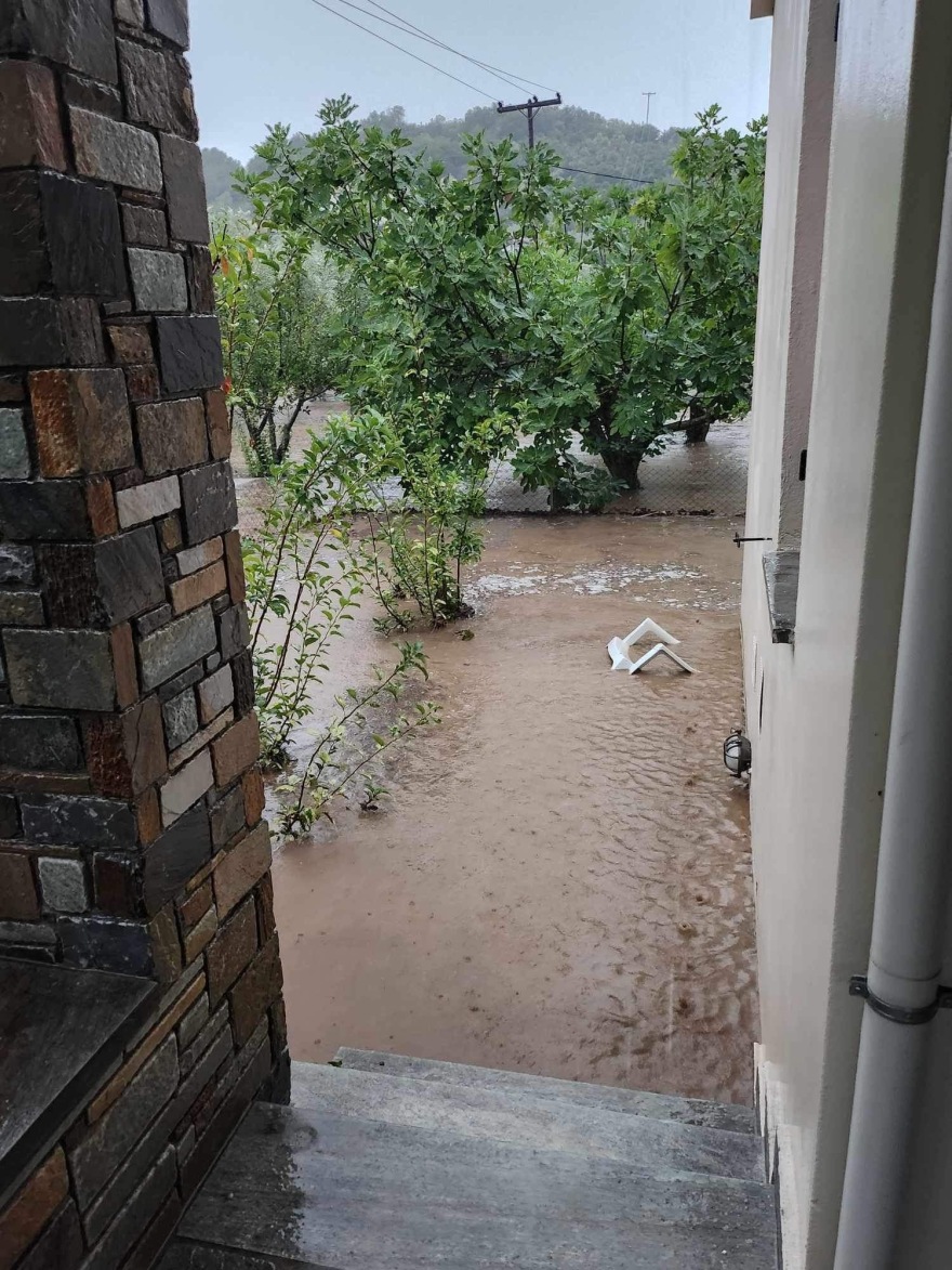 Κακοκαιρία Daniel - Πήλιο: Σπίτια έχουν πέσει σε ρέμα - Κάτοικοι σκαρφάλωσαν μέχρι και σε... δέντρα για να γλιτώσουν 