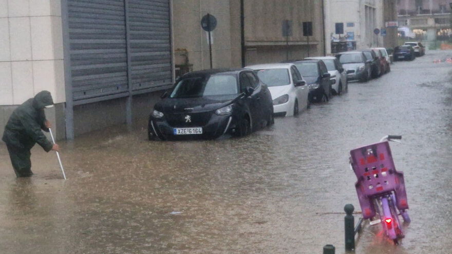 Κακοκαιρία Daniel: Εκκενώθηκε το Γηροκομείο Βόλου - Κατέρρευσε η παλιά πτέρυγα