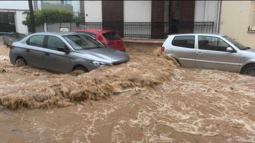 Κακοκαιρία Daniel: Νύχτα θρίλερ σε Βόλο και Πήλιο - Χωρίς ρεύμα και νερό, πάλευαν με τις σκούπες για να μην πλημμυρίσουν