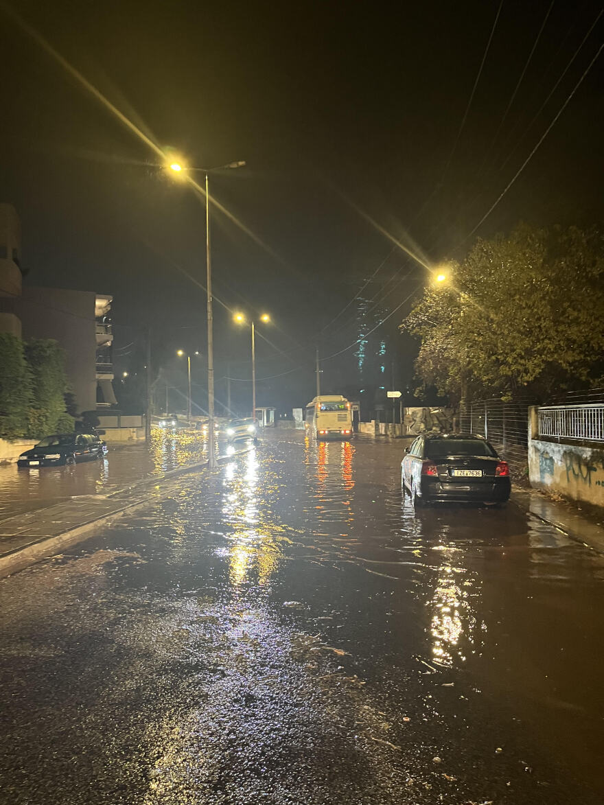 Απροσπέλαστη η Αμαρουσίου - Χαλανδρίου λόγω συσσώρευσης υδάτων - Φωτογραφίες