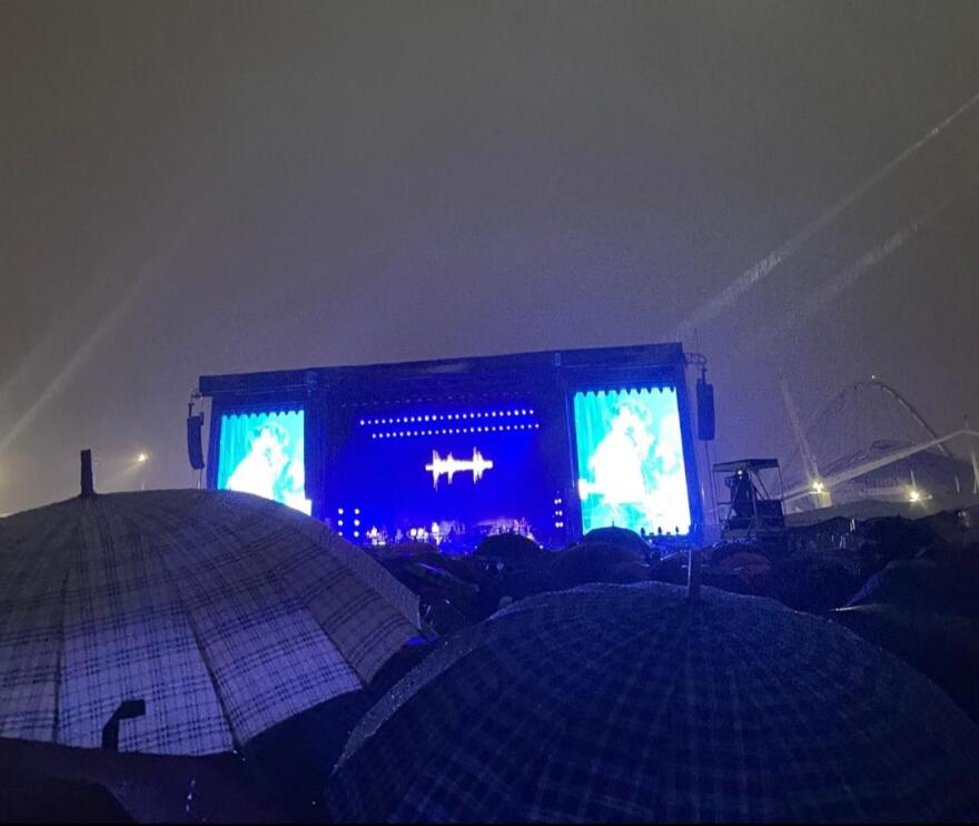 Imagine Dragons: Κύμα διαμαρτυριών για τη διεξαγωγή της συναυλίας τους στο ΟΑΚΑ σε συνθήκες σφοδρής κακοκαιρίας