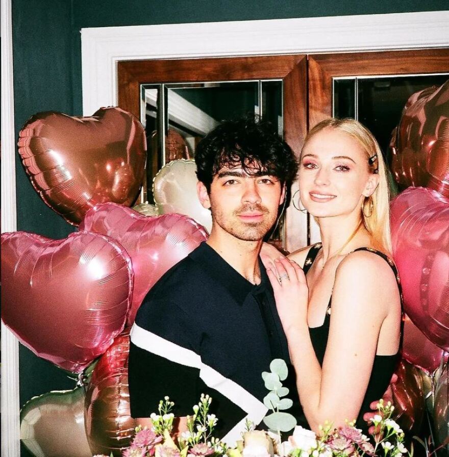 Τζο Τζόνας: «Ήταν δυστυχισμένος στον γάμο του με τη Σόφι», λέει πηγή - Τα πάρτι της Τέρνερ έπαιξαν ρόλο στο διαζύγιo