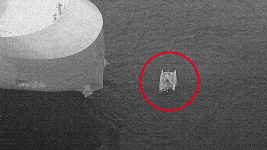 Θρίλερ στην Αυστραλία: Φουσκωτό σκάφος με τρεις επιβάτες δέχτηκε πολλαπλές επιθέσεις καρχαριών