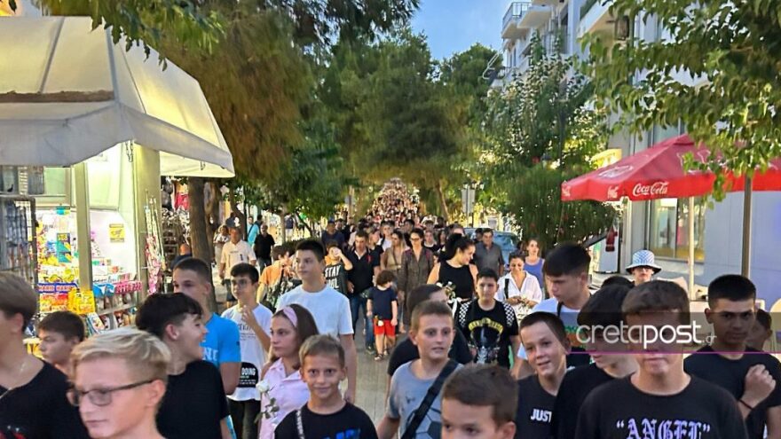 Ηράκλειο: Με καθυστέρηση περίπου έξι ωρών απέπλευσε το Blue Horizon λόγω διαμαρτυρίας για το θάνατο του 36χρονου