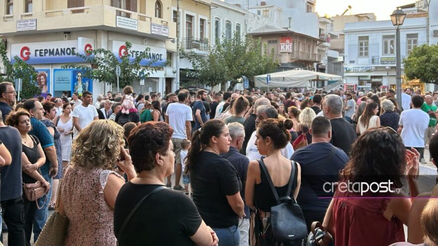 Ηράκλειο: Με καθυστέρηση περίπου έξι ωρών απέπλευσε το Blue Horizon λόγω διαμαρτυρίας για το θάνατο του 36χρονου