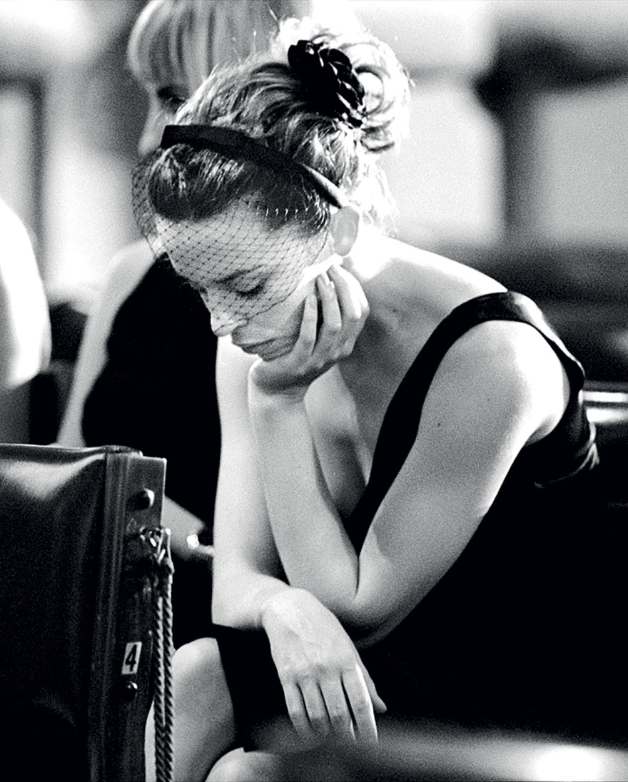 Η Κάιλι Μινόγκ συνεχίζει ακάθεκτη την τέταρτη δεκαετία της φρενήρους καριέρας της