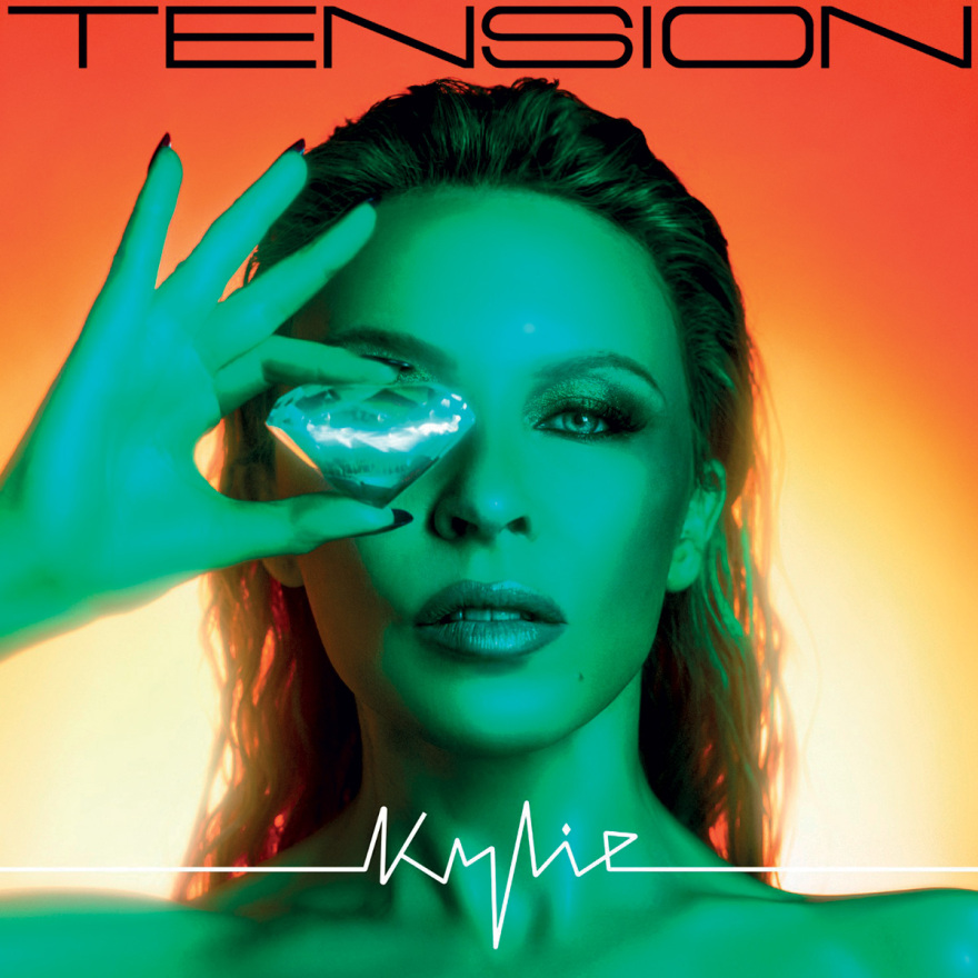 Η Κάιλι Μινόγκ συνεχίζει ακάθεκτη την τέταρτη δεκαετία της φρενήρους καριέρας της