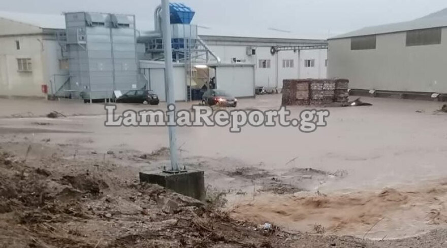 Κακοκαιρία Daniel: Σαρώνει Καρδίτσα, Φθιώτιδα, Πελοπόννησο, Εύβοια - Εκκενώνονται χωριά