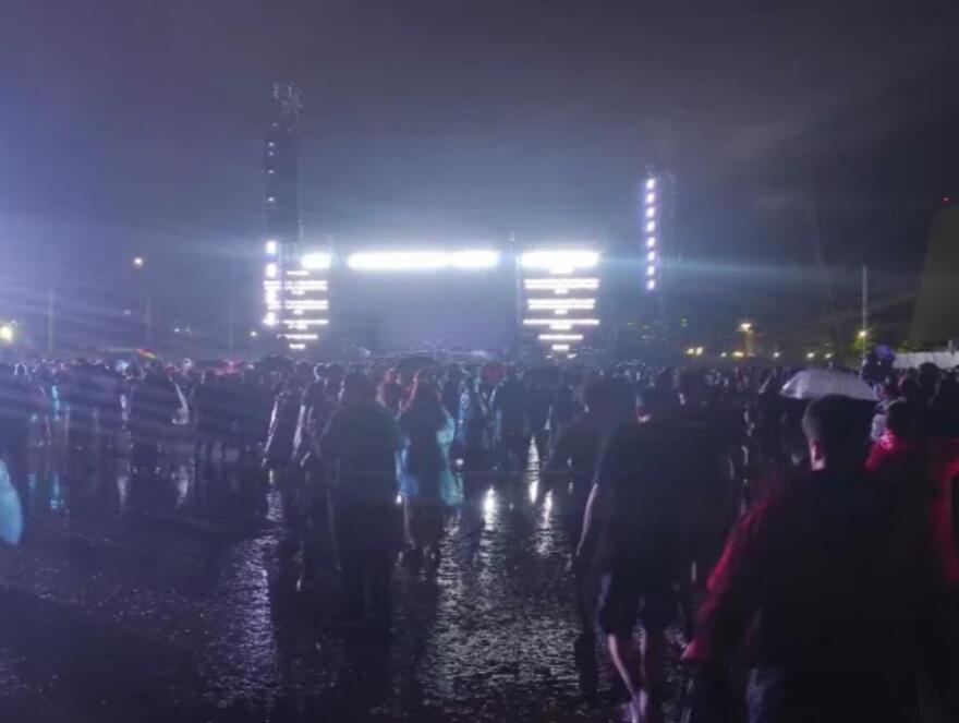 Imagine Dragons: Κύμα διαμαρτυριών για τη διεξαγωγή της συναυλίας τους στο ΟΑΚΑ σε συνθήκες σφοδρής κακοκαιρίας