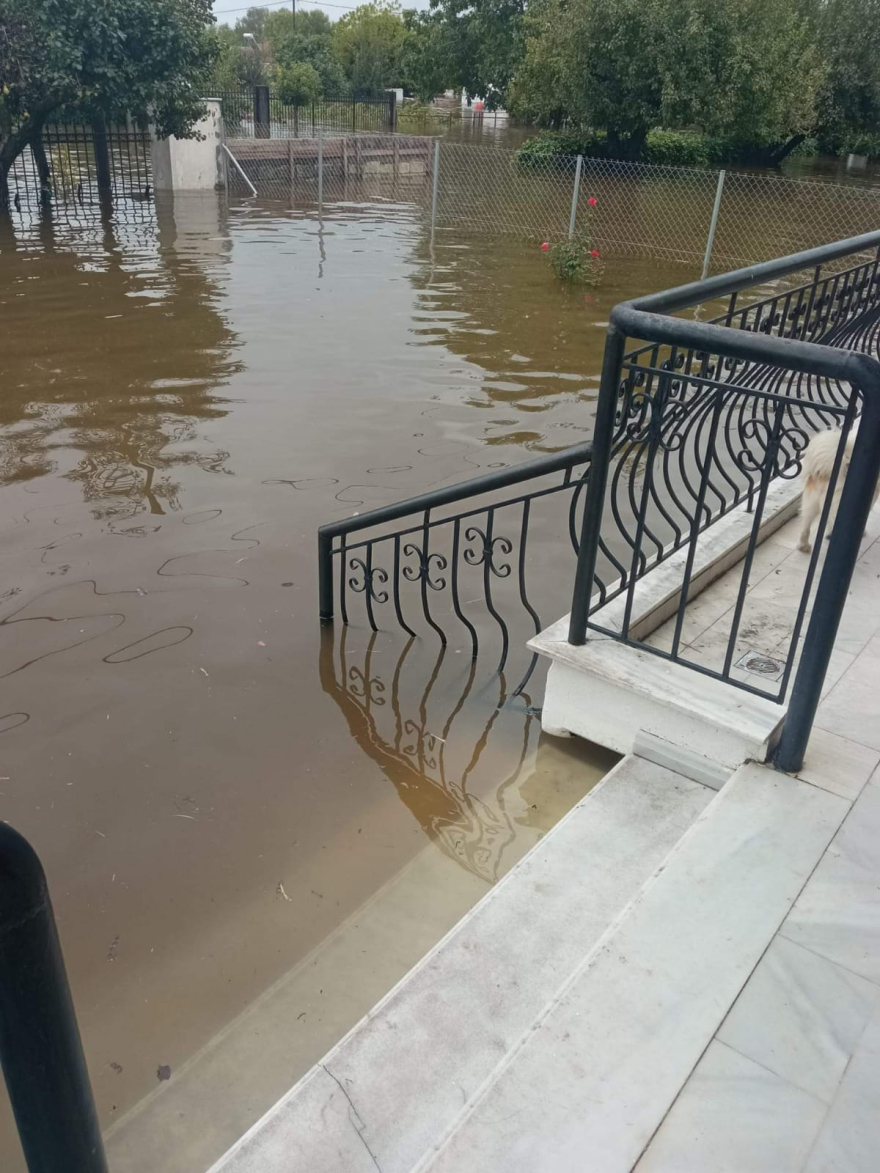 Κακοκαιρία Daniel: Δραματικές ώρες για 9 χωριά σε Καρδίτσα και Τρίκαλα - Οι εγκλωβισμένοι κλαίνε όταν τους διασώζουν