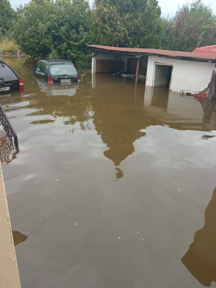 Κακοκαιρία Daniel: Δραματικές ώρες για 9 χωριά σε Καρδίτσα και Τρίκαλα - Οι εγκλωβισμένοι κλαίνε όταν τους διασώζουν