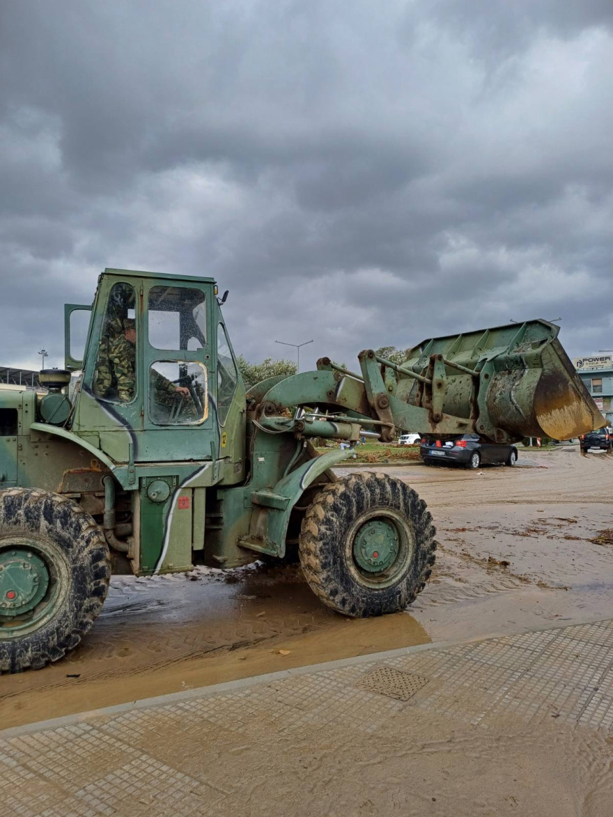 Κακοκαιρία Daniel: Ο Δένδιας επιστρέφει εσπευσμένα από τα Ηνωμένα Αραβικά Εμιράτα