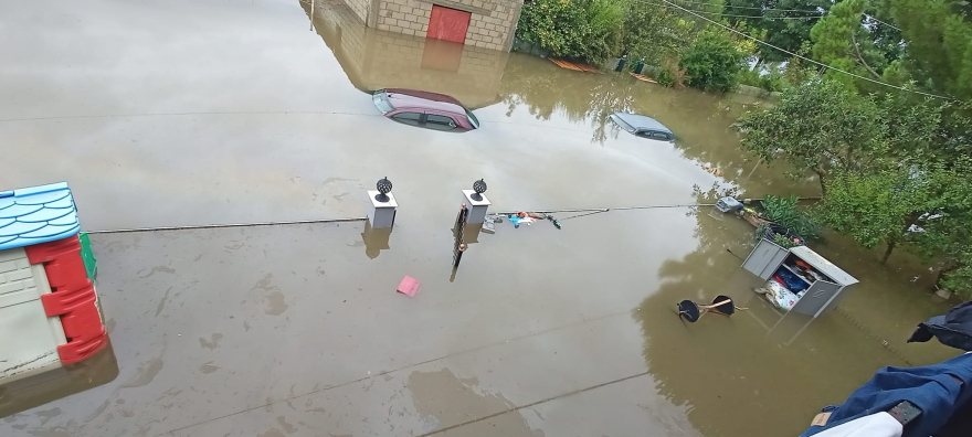 Μαραθέα Καρδίτσας: Δραματική έκκληση για 15 εγκλωβισμένους - Ανεβαίνουν τα νερά αλλά και τα φίδια!