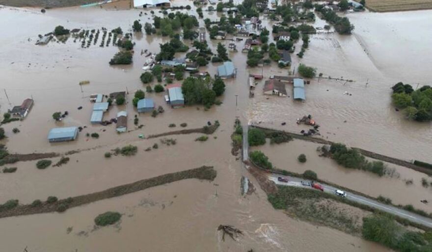 Κακοκαιρία Daniel: Ασύλληπτες εικόνες στο Κάστρο Λάρισας - Με drone της Πυροσβεστικής παραδόθηκαν φάρμακα