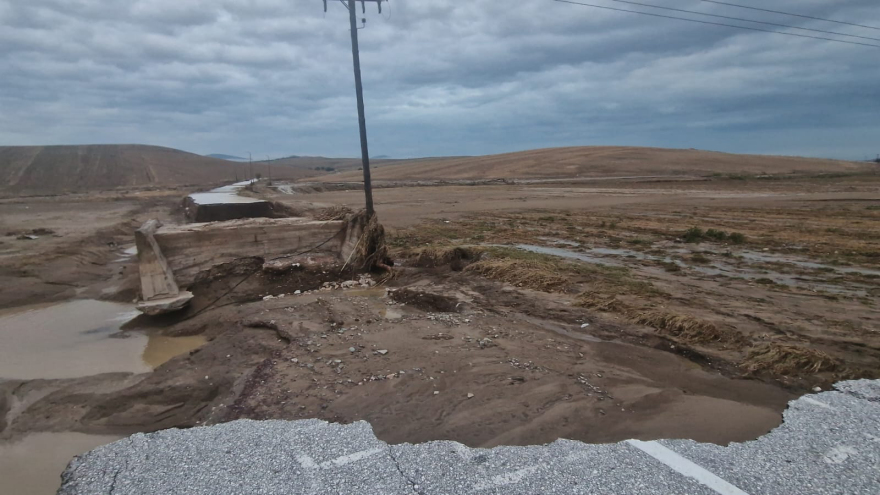 Κακοκαιρία Daniel: Εικόνες καταστροφής στη Λάρισα - Ισοπεδώθηκε γέφυρα