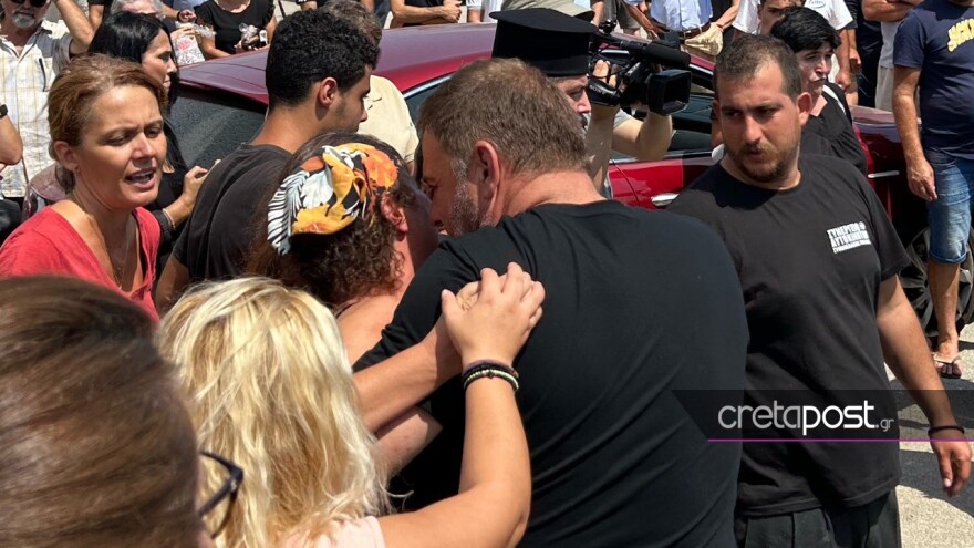 Blue Horizon: Το τελευταίο «αντίο» στον Αντώνη Καργιώτη στην Κρήτη - Κατέρρευσαν συγγενείς του