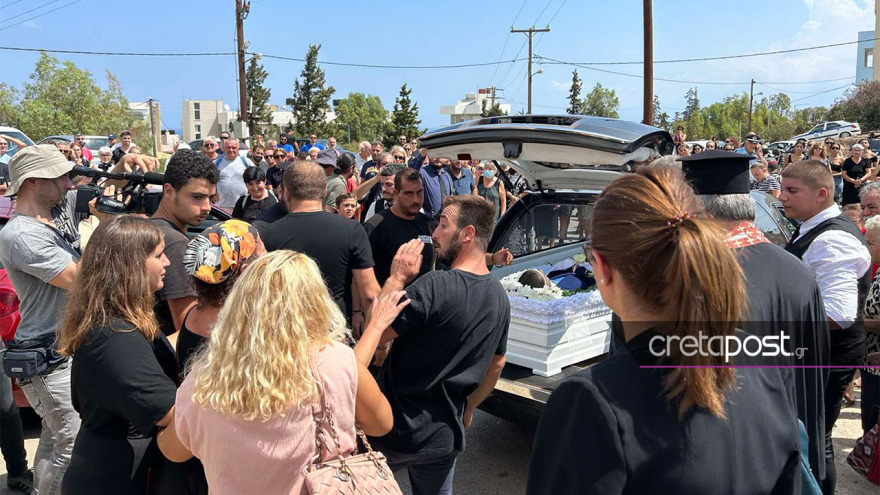 Blue Horizon: Το τελευταίο «αντίο» στον Αντώνη Καργιώτη στην Κρήτη - Κατέρρευσαν συγγενείς του