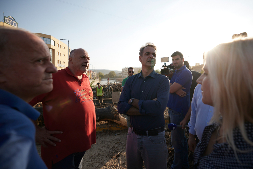 Κακοκαιρία Daniel: Σύσκεψη Μητσοτάκη στο Δημαρχείο Βόλου - Άμεση προτεραιότητα οι απεγκλωβισμοί τα τρόφιμα και το νερό