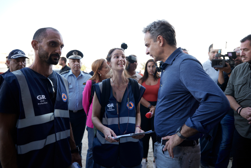 Κακοκαιρία Daniel: Σύσκεψη Μητσοτάκη στο Δημαρχείο Βόλου - Άμεση προτεραιότητα οι απεγκλωβισμοί τα τρόφιμα και το νερό