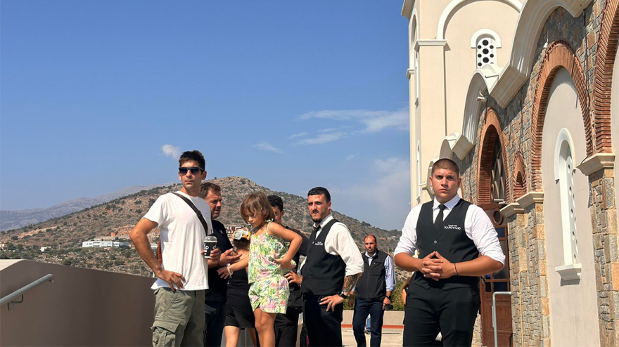 Blue Horizon: Το τελευταίο «αντίο» στον Αντώνη Καργιώτη στην Κρήτη - Κατέρρευσαν συγγενείς του