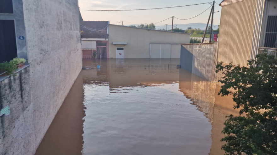 Κακοκαιρία «Daniel»: Μπήκε στη Λάρισα ο Πηνειός - Μήνυμα «112» για τον Ιπποκράτη (βίντεο)