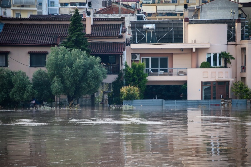Κακοκαιρία «Daniel»: Μπήκε στη Λάρισα ο Πηνειός - Μήνυμα «112» για τον Ιπποκράτη (βίντεο)