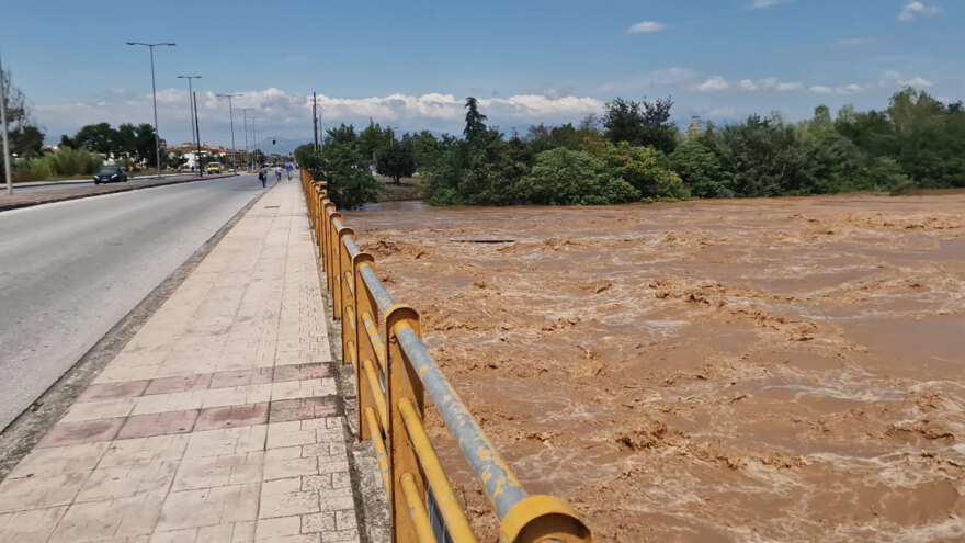 Κακοκαιρία Daniel - Λάρισα: Μπήκε το νερό στη Γιάννουλη, ένταση με πολίτες και αστυνομικούς - Δείτε βίντεο και φωτογραφίες