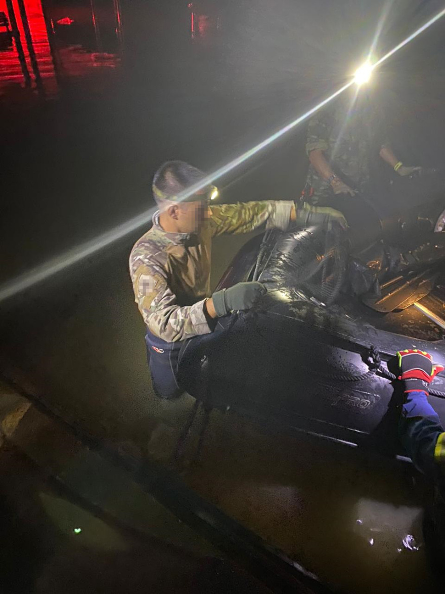 Καρδίτσα: Υποβρύχιες ομάδες διασωστών ετοιμάζονται να ψάξουν τα σπίτια πόρτα-πόρτα