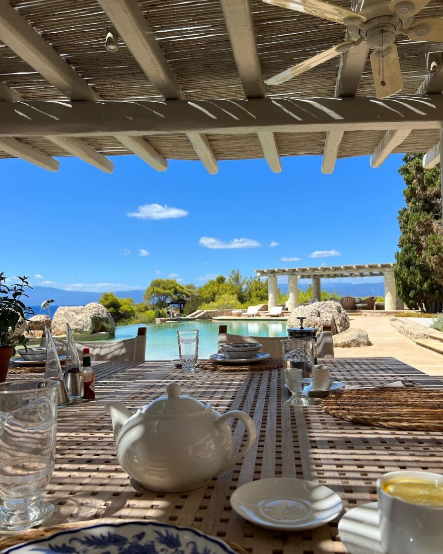 Κωνσταντίνος Αλέξιος – Πόπι Ντελεβίν: Φωτογραφίες από το καλοκαίρι τους στην Ελλάδα