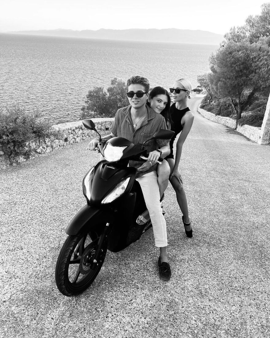 Κωνσταντίνος Αλέξιος – Πόπι Ντελεβίν: Φωτογραφίες από το καλοκαίρι τους στην Ελλάδα