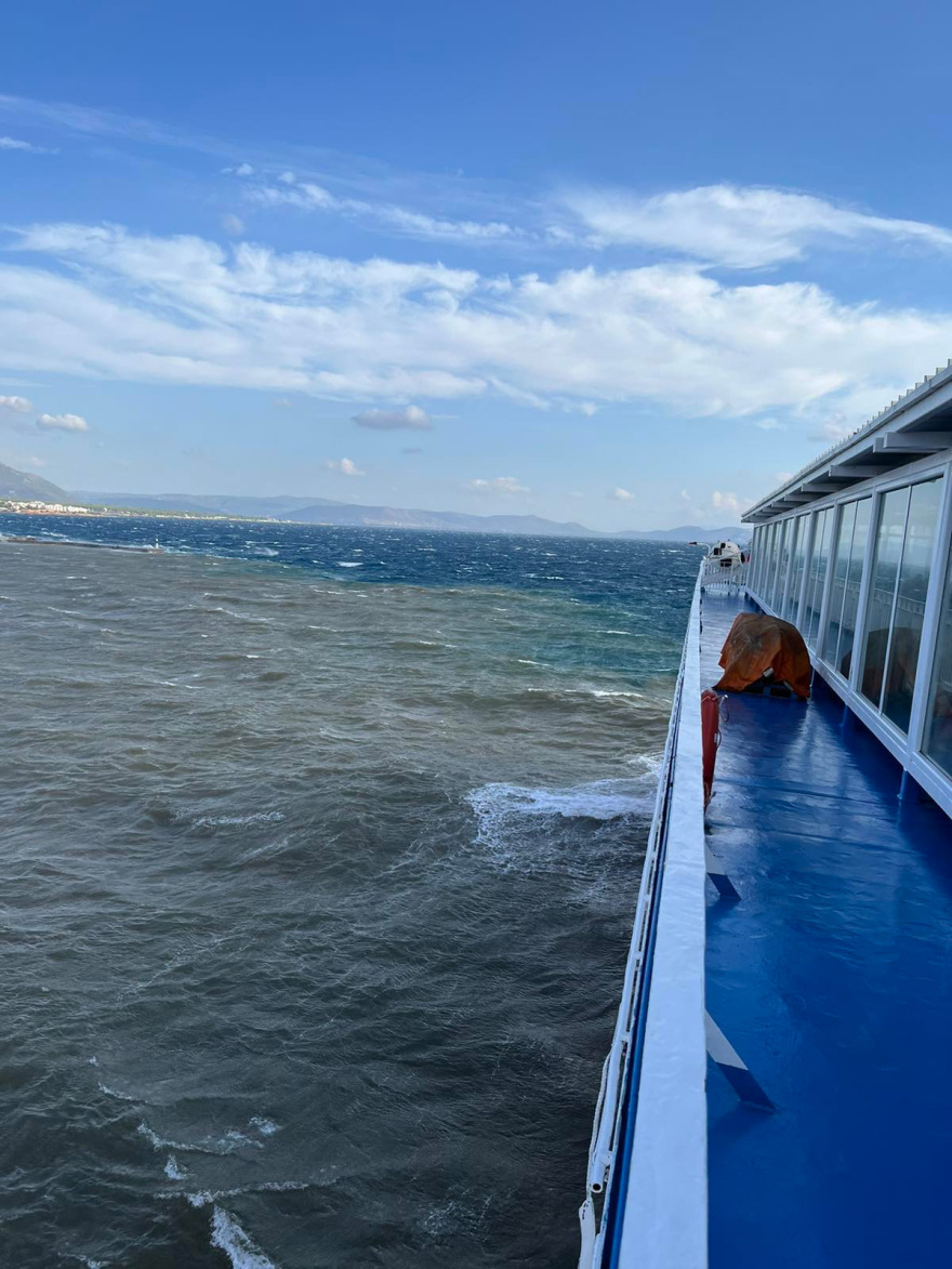 Ραφήνα: Πώς έγινε η επακούμβηση των δύο πλοίων όταν έμπλεξαν οι άγκυρες με την προπέλα στο λιμάνι