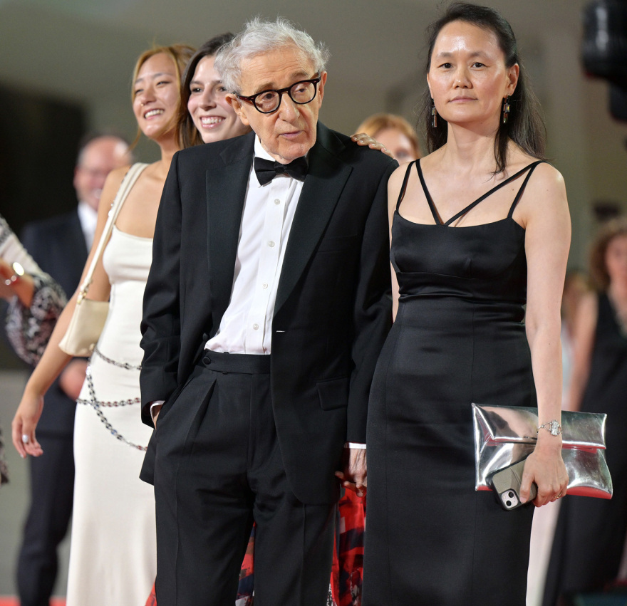 Ο Γούντι Άλεν στο Δημήτρη Δανίκα: «Μοναδικό νόημα ζωής το κορίτσι»