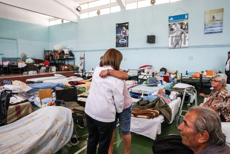 Με τους πλημμυροπαθείς συναντήθηκε η Κατερίνα Σακελλαροπούλου σε Βόλο και Καρδίτσα