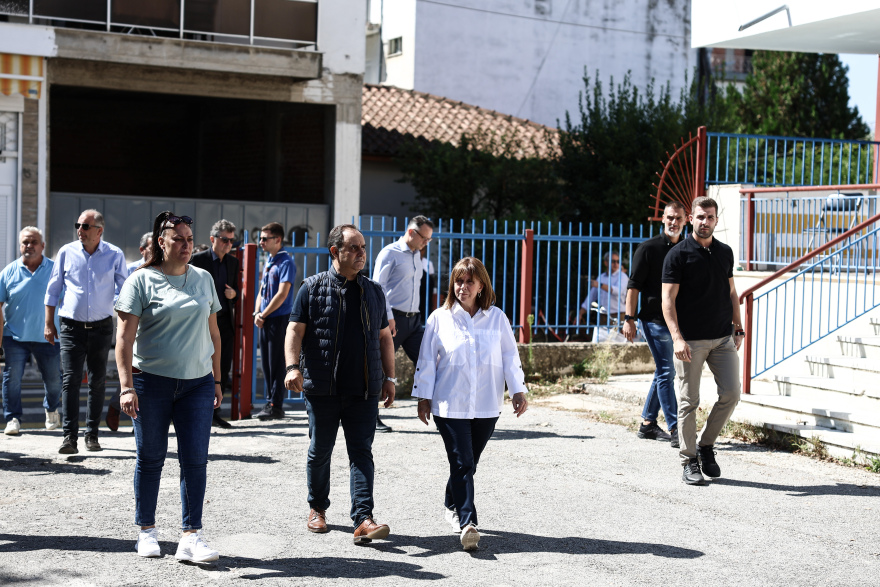 Με τους πλημμυροπαθείς συναντήθηκε η Κατερίνα Σακελλαροπούλου σε Βόλο και Καρδίτσα