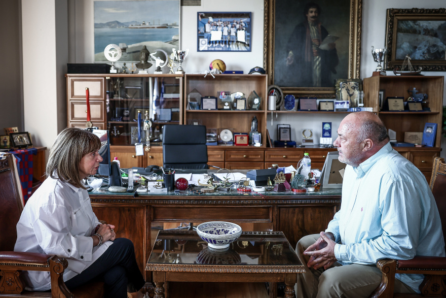 Με τους πλημμυροπαθείς συναντήθηκε η Κατερίνα Σακελλαροπούλου σε Βόλο και Καρδίτσα