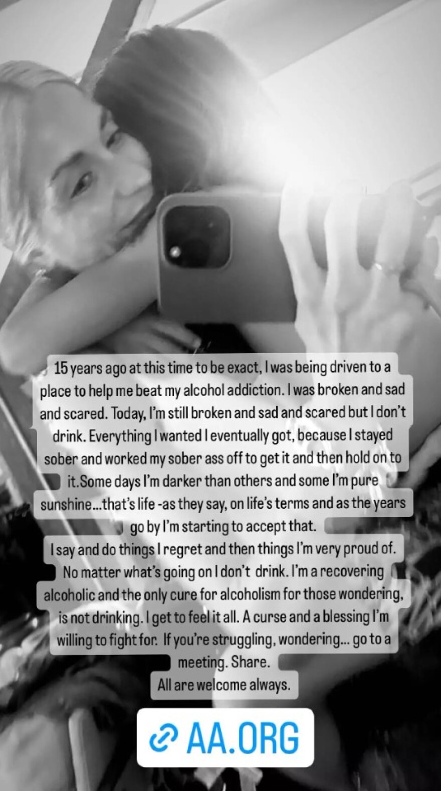 Σοφία Καρβέλα: Η εξομολόγηση για την απεξάρτηση από το αλκοόλ – «Ήμουν διαλυμένη, στενοχωρημένη και φοβόμουν»