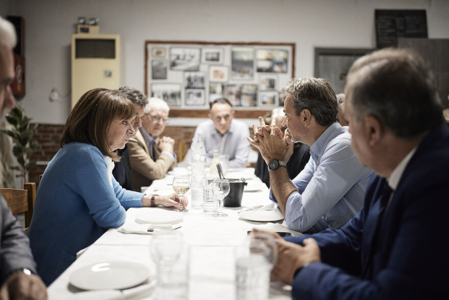 Το δάσος της Δαδιάς θα επισκεφτεί σήμερα ο Μητσοτάκης - Δείτε φωτογραφίες από το δείπνο με τη Σακελλαροπούλου