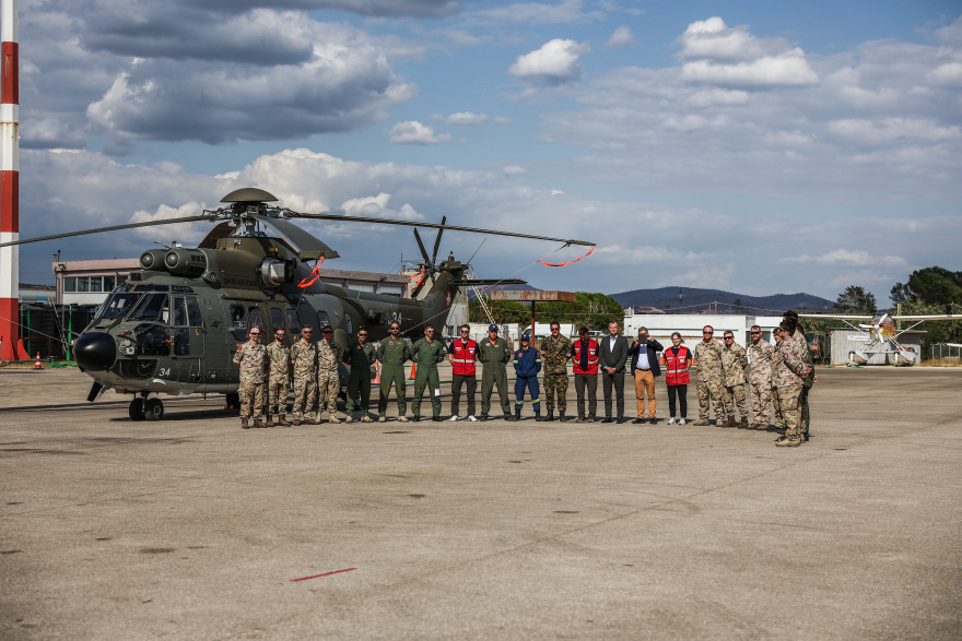 Με τους Ελβετούς που έδωσαν μάχη με τη φωτιά στον Έβρο συναντήθηκε η Σακελλαροπούλου