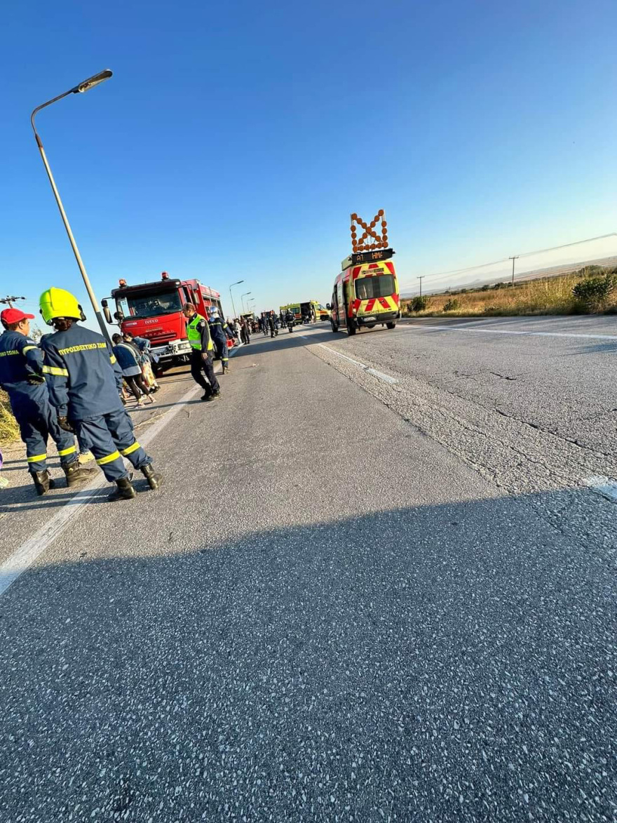 Τροχαίο στην Αθηνών – Ευζώνων: Τέσσερις νεκροί από τη σύγκρουση λεωφορείου με δύο αυτοκίνητα - Εικόνες σοκ